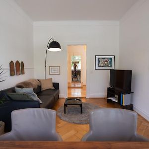 Charmante Altbauwohnung Am Rhein